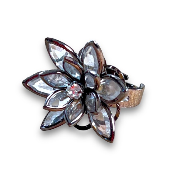 Crystal Facetted Lotus Flower Cocktail Ring - Picture 8 of 12